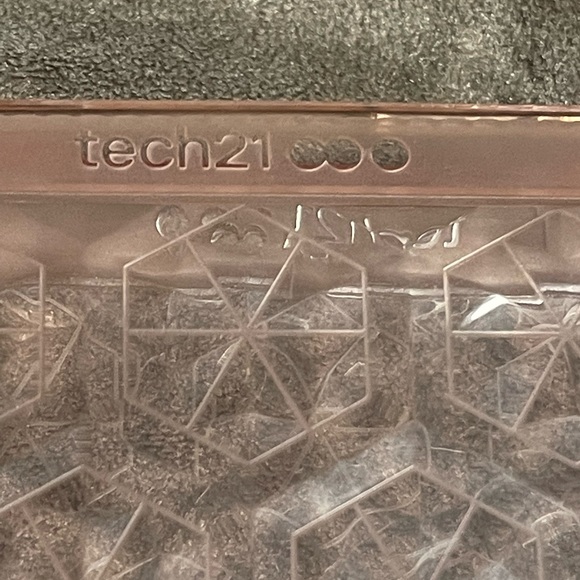 Mac Book Cover Shell by Tech 21 for Mac Book Pro 13 inch Rose/Blush - Picture 4 of 4